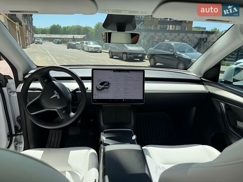Внедорожник / Кроссовер Tesla Model Y 2024 в Житомире
