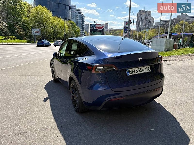 Внедорожник / Кроссовер Tesla Model Y 2023 в Киеве