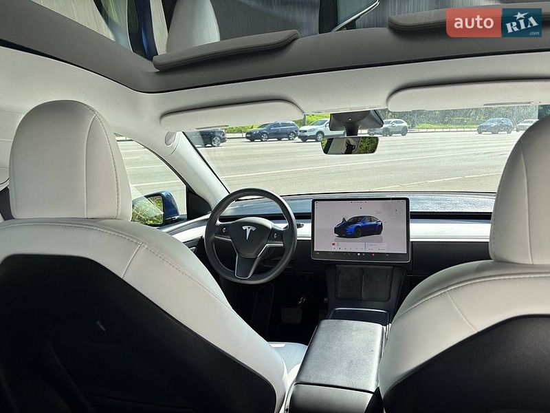 Внедорожник / Кроссовер Tesla Model Y 2023 в Киеве
