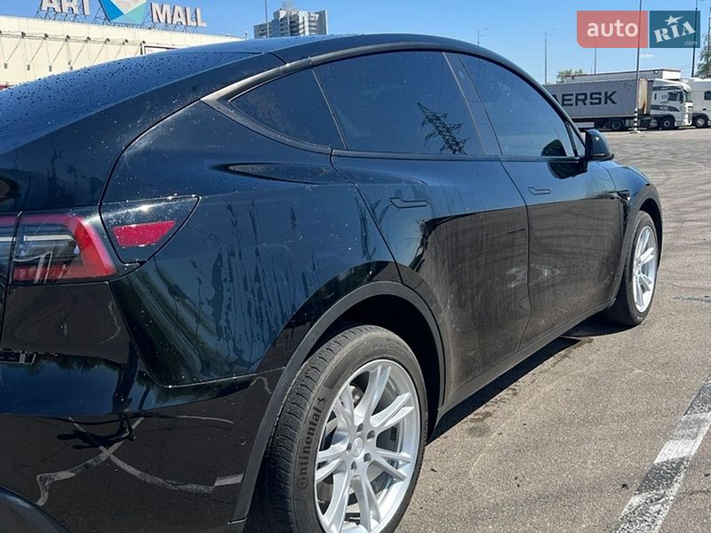 Внедорожник / Кроссовер Tesla Model Y 2021 в Киеве