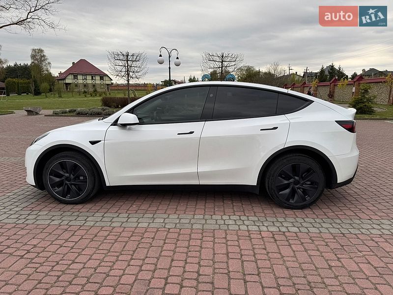 Внедорожник / Кроссовер Tesla Model Y 2024 в Львове