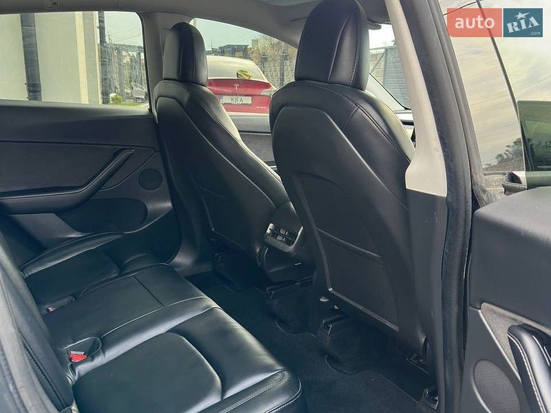 Внедорожник / Кроссовер Tesla Model Y 2020 в Дубно