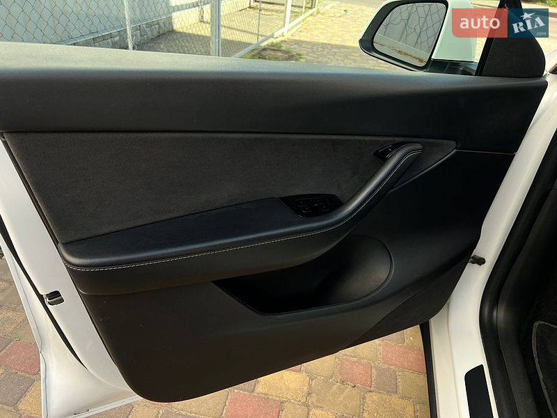 Внедорожник / Кроссовер Tesla Model Y 2020 в Виннице