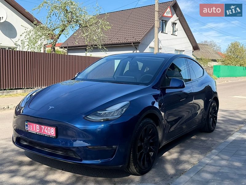 Внедорожник / Кроссовер Tesla Model Y 2023 в Владимире