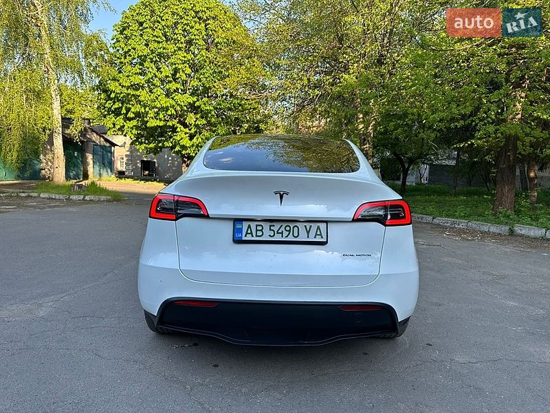 Внедорожник / Кроссовер Tesla Model Y 2024 в Киеве