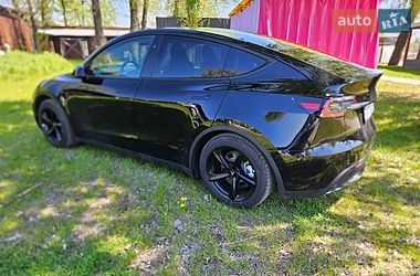 Позашляховик / Кросовер Tesla Model Y 2024 в Києві