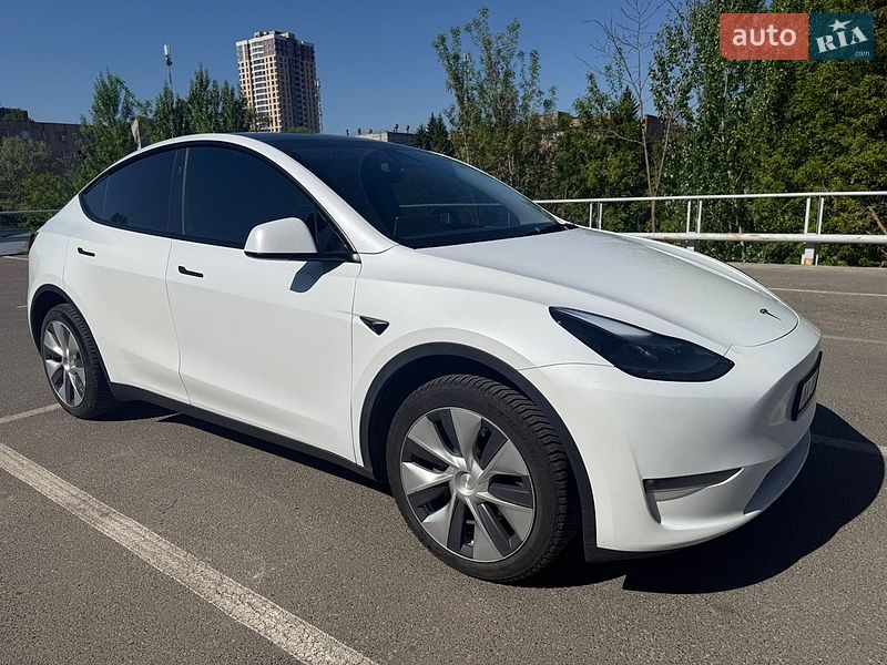 Внедорожник / Кроссовер Tesla Model Y 2023 в Киеве