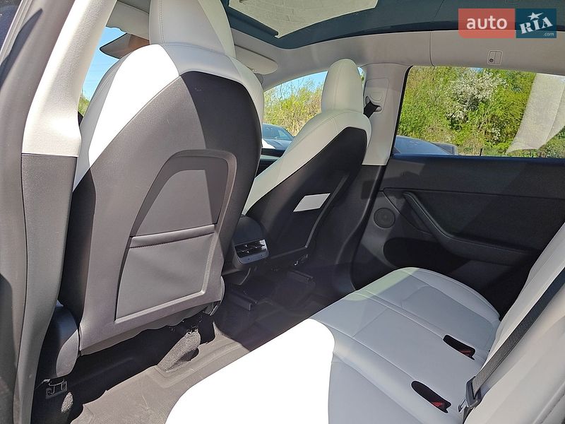 Внедорожник / Кроссовер Tesla Model Y 2024 в Львове