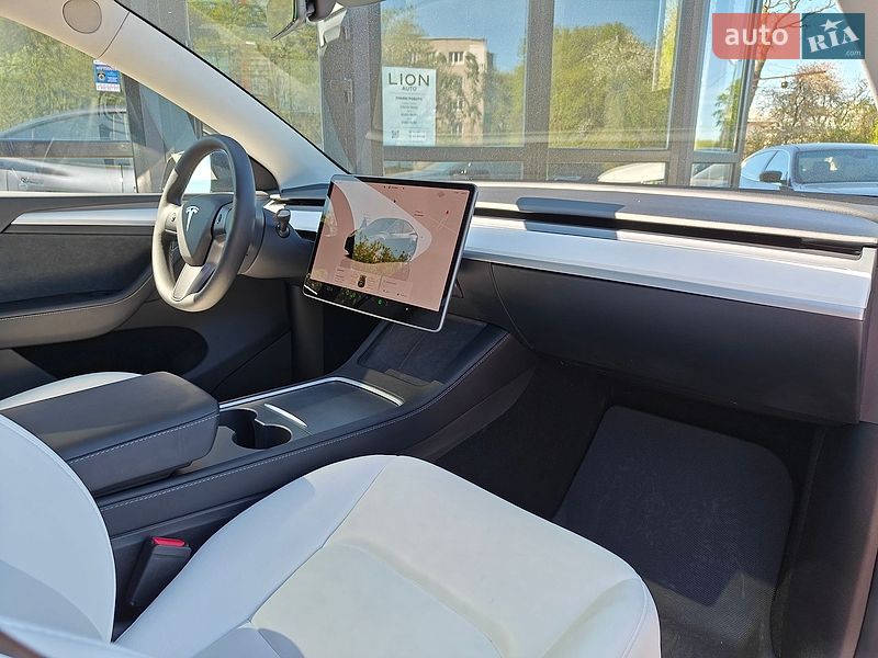 Внедорожник / Кроссовер Tesla Model Y 2024 в Львове