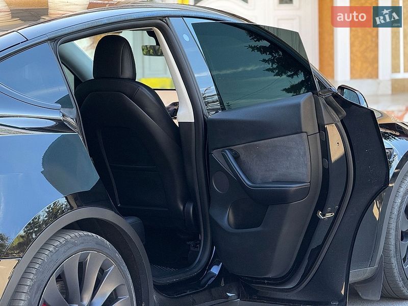 Внедорожник / Кроссовер Tesla Model Y 2022 в Тернополе