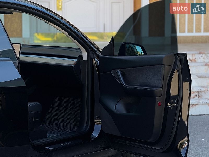 Внедорожник / Кроссовер Tesla Model Y 2022 в Тернополе