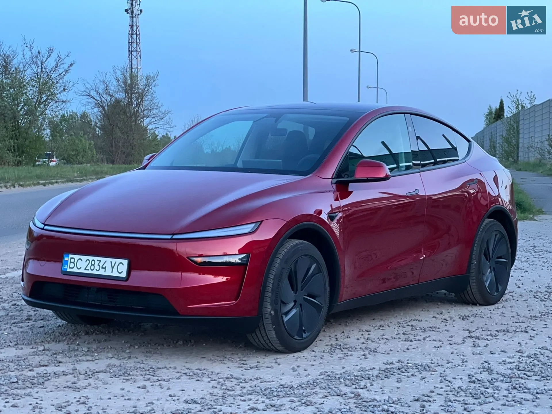 2025 Tesla Model Y - мініатюра 8