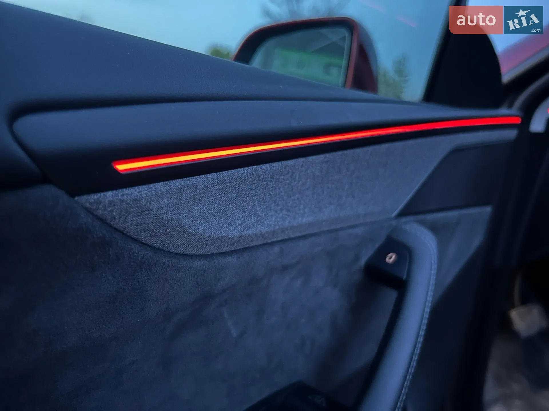 2025 Tesla Model Y - мініатюра 29