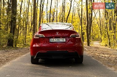 Внедорожник / Кроссовер Tesla Model Y 2021 в Киеве