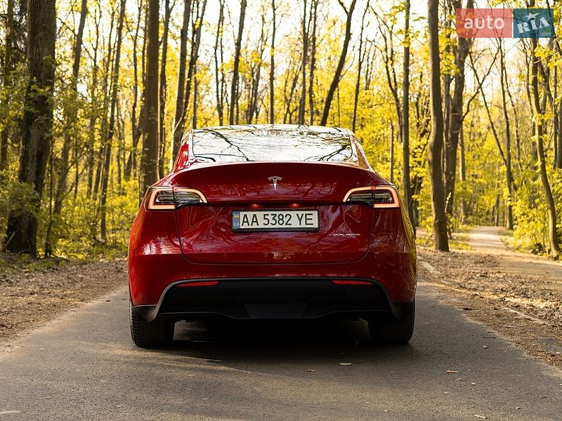 Внедорожник / Кроссовер Tesla Model Y 2021 в Киеве