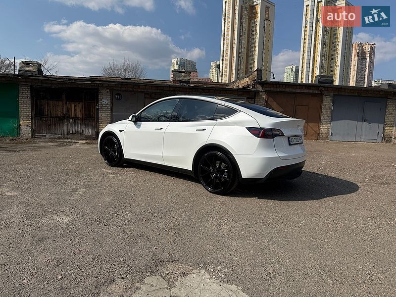 Внедорожник / Кроссовер Tesla Model Y 2021 в Киеве