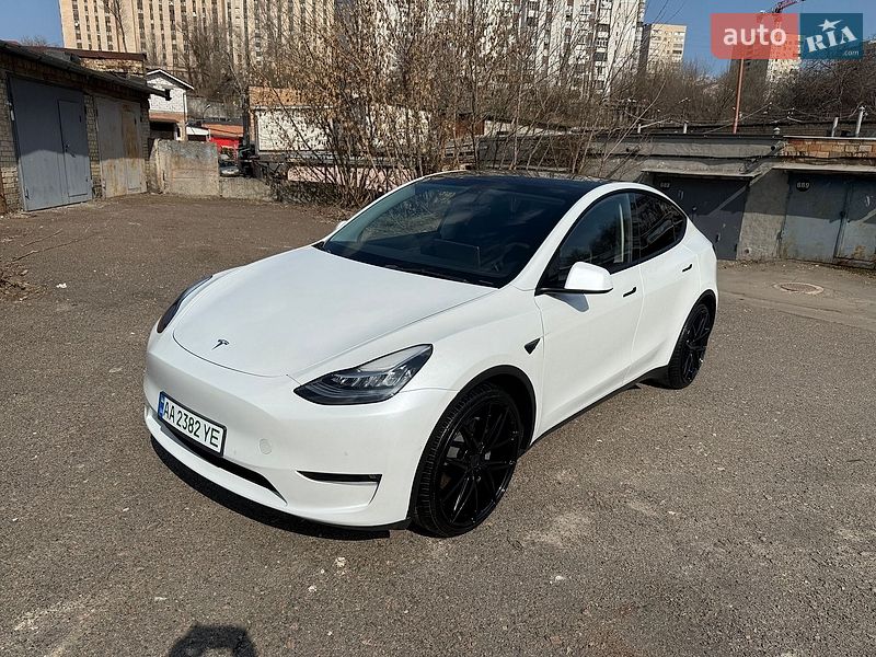 Внедорожник / Кроссовер Tesla Model Y 2021 в Киеве