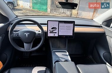 Внедорожник / Кроссовер Tesla Model Y 2021 в Киеве