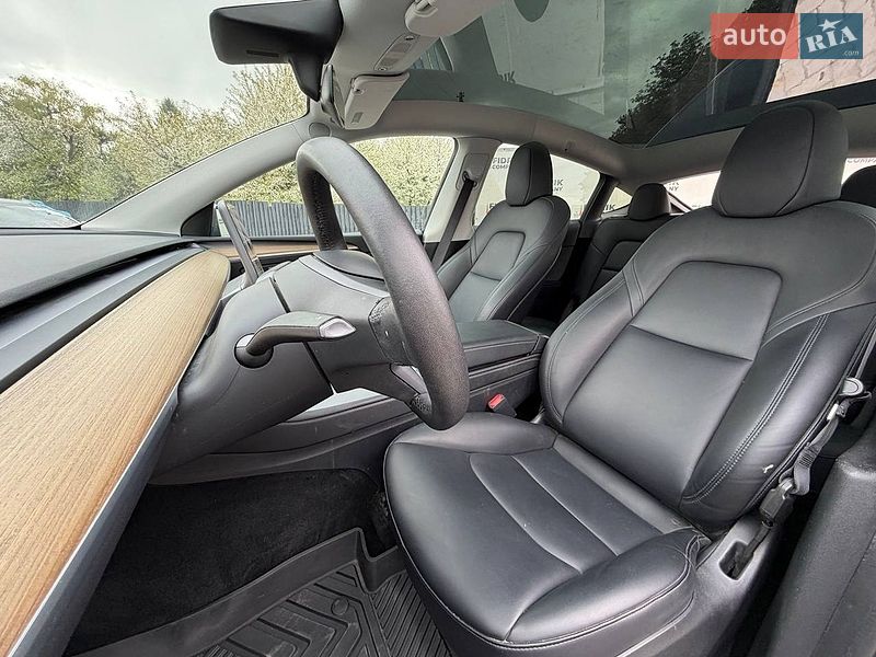 Внедорожник / Кроссовер Tesla Model Y 2022 в Луцке
