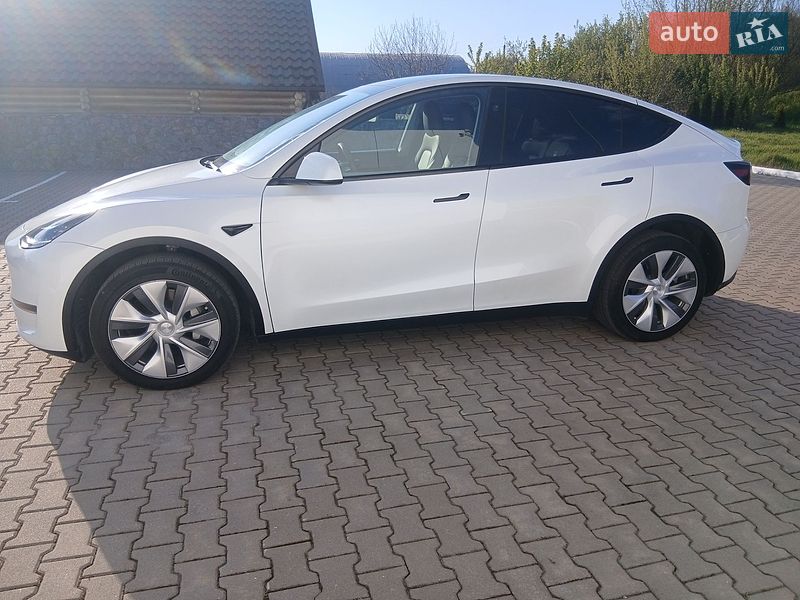 Внедорожник / Кроссовер Tesla Model Y 2023 в Калиновке