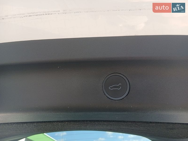 Внедорожник / Кроссовер Tesla Model Y 2023 в Калиновке