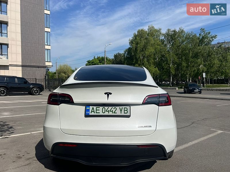 Позашляховик / Кросовер Tesla Model Y 2024 в Дніпрі