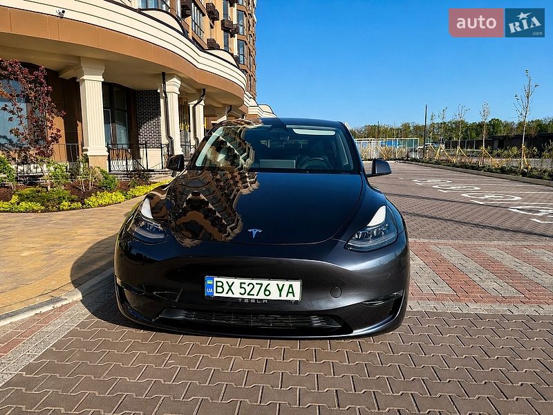 Внедорожник / Кроссовер Tesla Model Y 2024 в Киеве