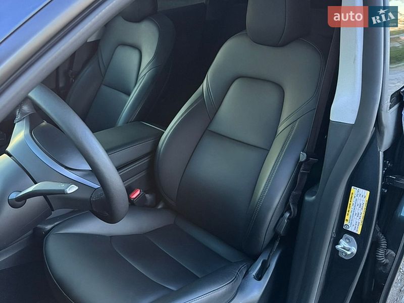 Внедорожник / Кроссовер Tesla Model Y 2024 в Самборе