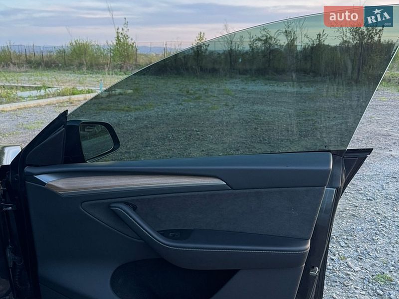 Внедорожник / Кроссовер Tesla Model Y 2024 в Самборе
