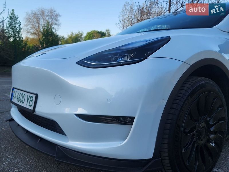 Внедорожник / Кроссовер Tesla Model Y 2022 в Киеве