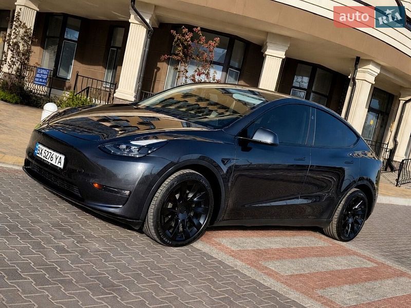 Внедорожник / Кроссовер Tesla Model Y 2024 в Киеве