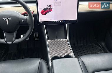 Внедорожник / Кроссовер Tesla Model Y 2021 в Киеве