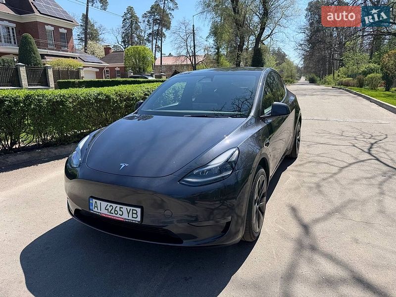 Позашляховик / Кросовер Tesla Model Y 2024 в Києві