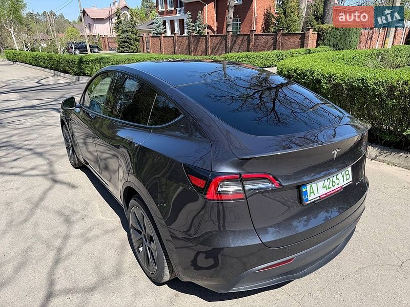 Позашляховик / Кросовер Tesla Model Y 2024 в Києві