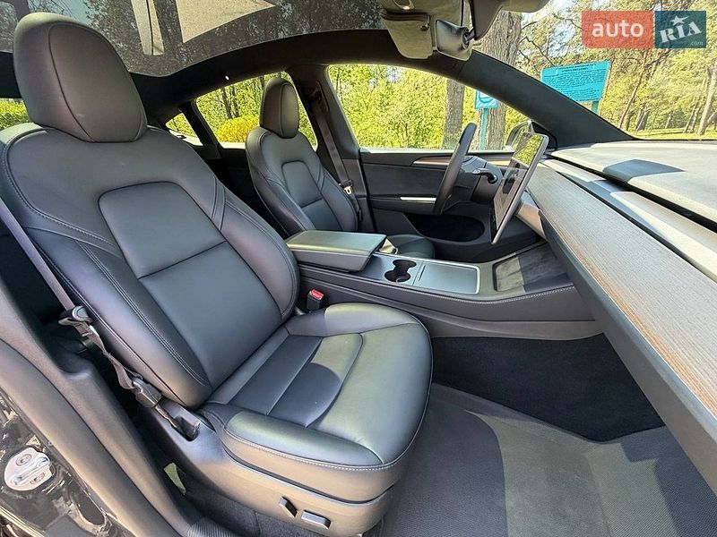 Позашляховик / Кросовер Tesla Model Y 2024 в Києві
