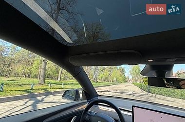 Позашляховик / Кросовер Tesla Model Y 2024 в Києві