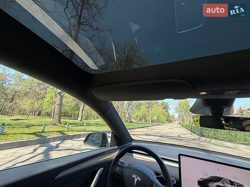 Позашляховик / Кросовер Tesla Model Y 2024 в Києві