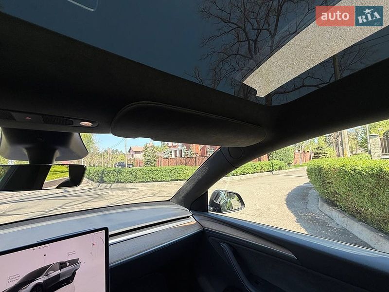 Позашляховик / Кросовер Tesla Model Y 2024 в Києві