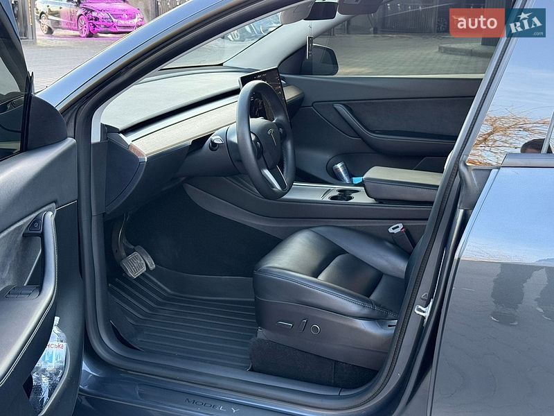 Внедорожник / Кроссовер Tesla Model Y 2021 в Львове