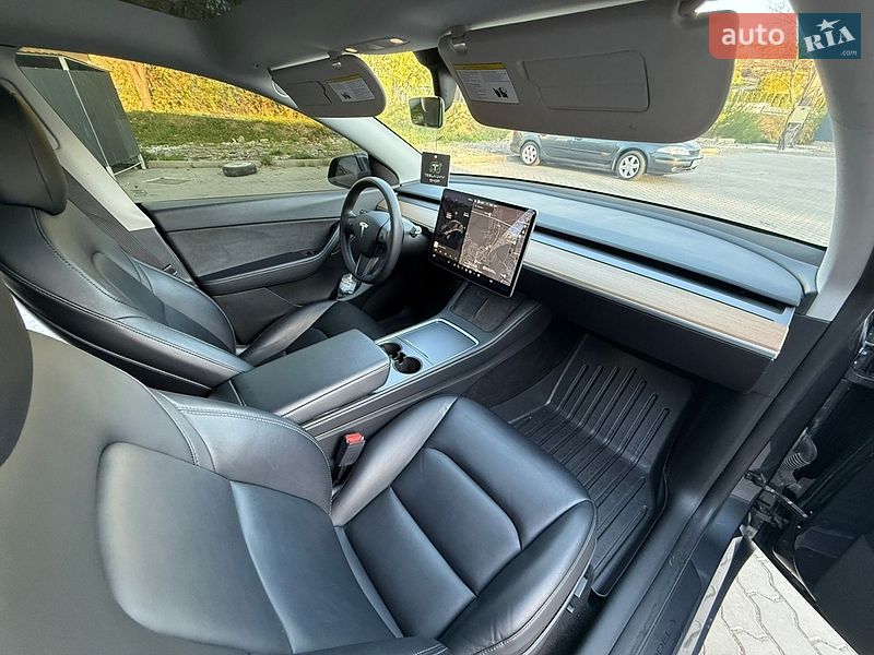 Внедорожник / Кроссовер Tesla Model Y 2021 в Львове