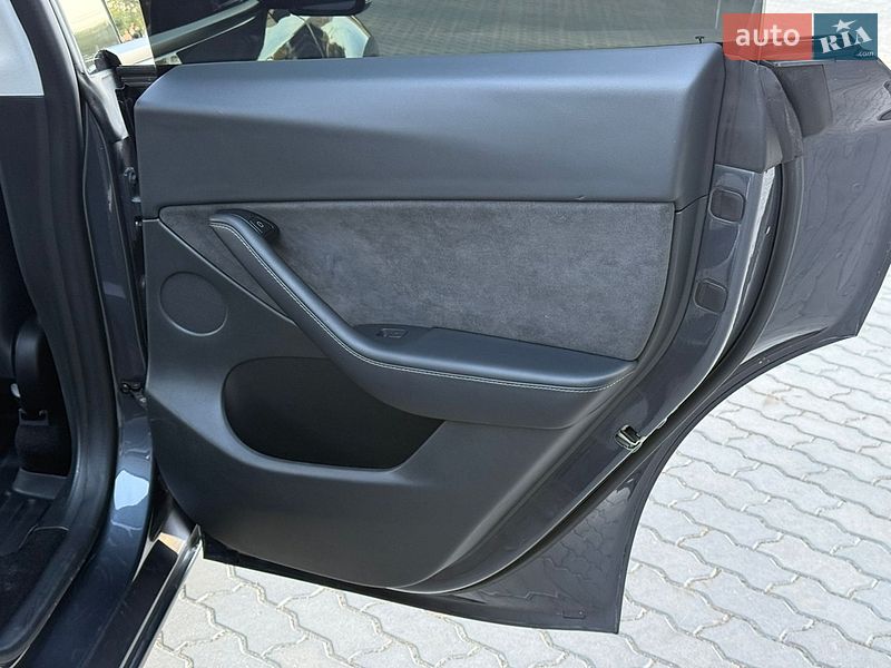Внедорожник / Кроссовер Tesla Model Y 2021 в Львове