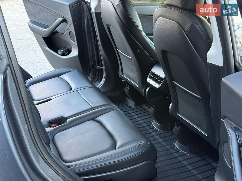 Внедорожник / Кроссовер Tesla Model Y 2021 в Львове
