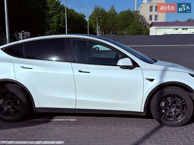 Позашляховик / Кросовер Tesla Model Y 2022 в Полтаві