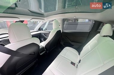 Позашляховик / Кросовер Tesla Model Y 2022 в Сторожинці