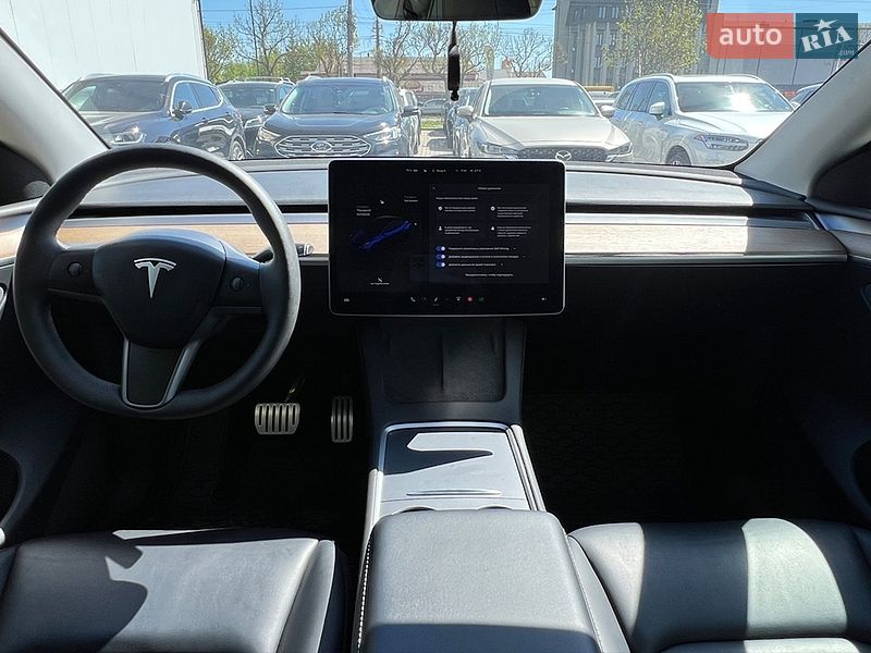 Позашляховик / Кросовер Tesla Model Y 2023 в Івано-Франківську
