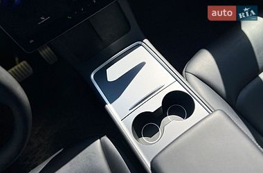 Позашляховик / Кросовер Tesla Model Y 2023 в Івано-Франківську