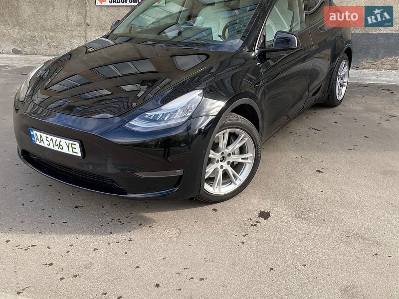 Внедорожник / Кроссовер Tesla Model Y 2020 в Киеве