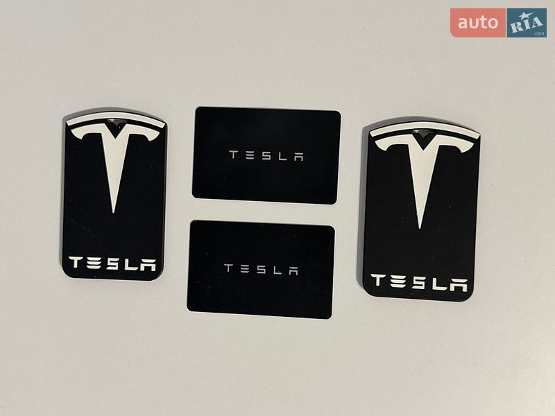 Внедорожник / Кроссовер Tesla Model Y 2024 в Киеве