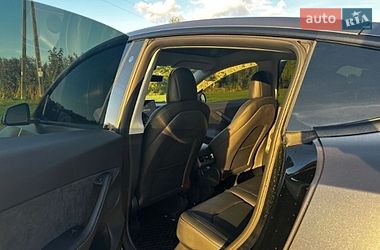 Внедорожник / Кроссовер Tesla Model Y 2021 в Львове