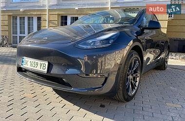Позашляховик / Кросовер Tesla Model Y 2024 в Івано-Франківську